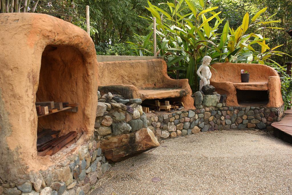 Noosa Edge Nudist Retreat Bed & Breakfast Doonan Exterior photo