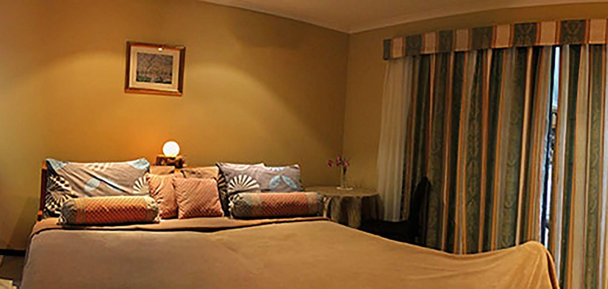 Noosa Edge Nudist Retreat Bed & Breakfast Doonan Exterior photo