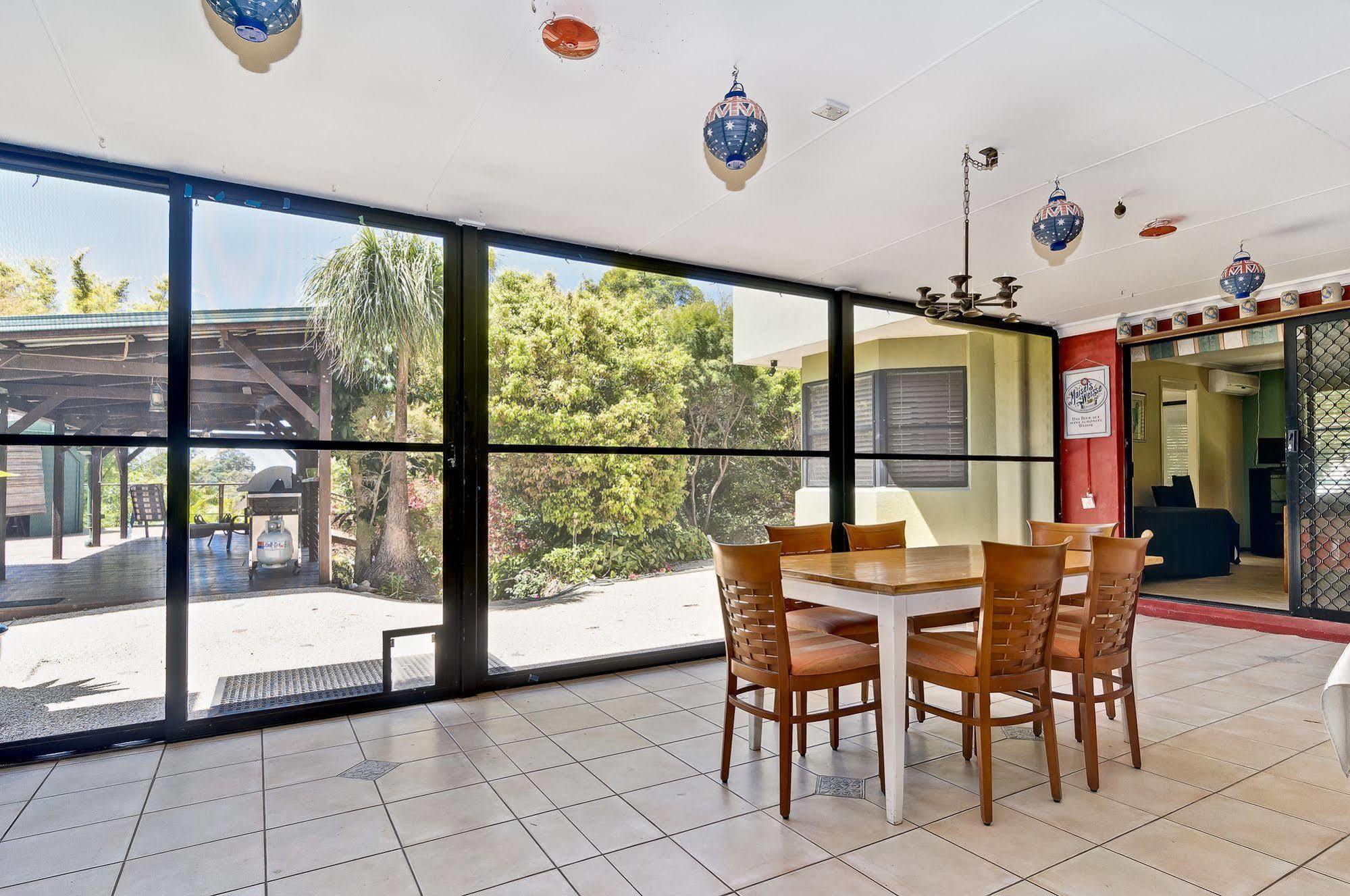 Noosa Edge Nudist Retreat Bed & Breakfast Doonan Exterior photo